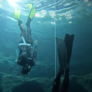 Freediving buddy descent